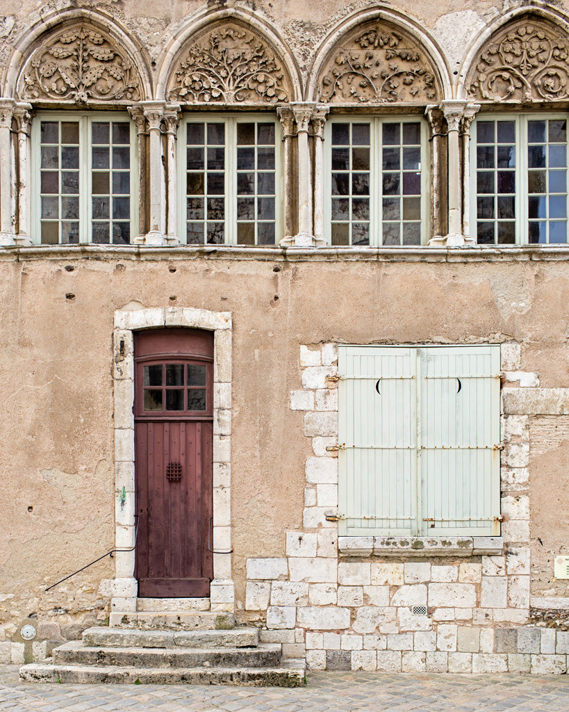 LITTLE BROWN DOOR | Chartes France Photography
